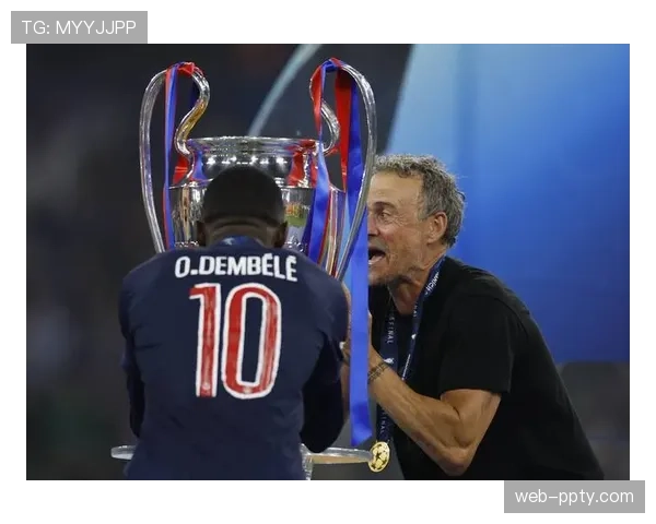 巴黎主帅恩里克谈裁判音频测试：对任何能改善足球的事物持开放态度